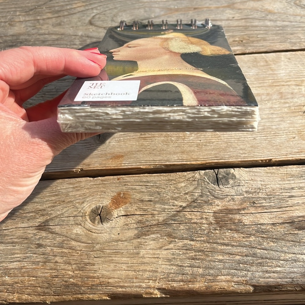 The Met Sketchbook featuring “Portrait of a Woman” Cover, NIP - Picture 4 of 7
